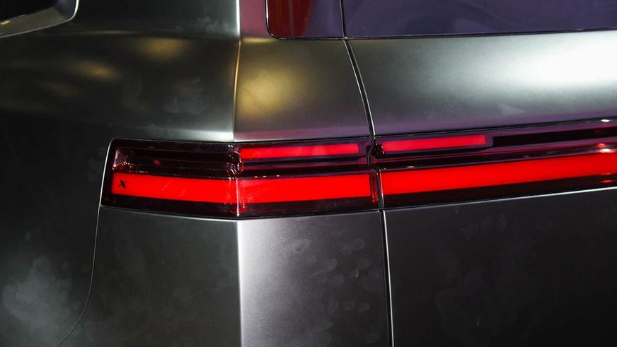 MG Cyber Х напомнил прошлое выдвижными фарами