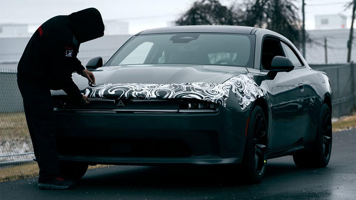 Жаңа буындағы Dodge Charger-дің алғашқы фотосы жарияланды