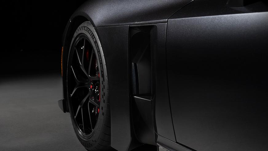 Toyota представила три суперкара: дорожный, гоночный и электрический