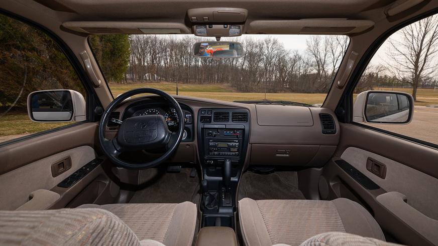 Практически новый Toyota 4Runner из 1990-х замечен на торгах