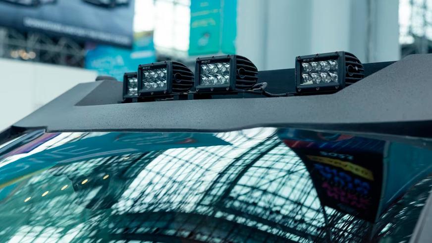 Брутальные внедорожники Toyota и Ford привезли тюнеры на выставку в Нью-Йорке