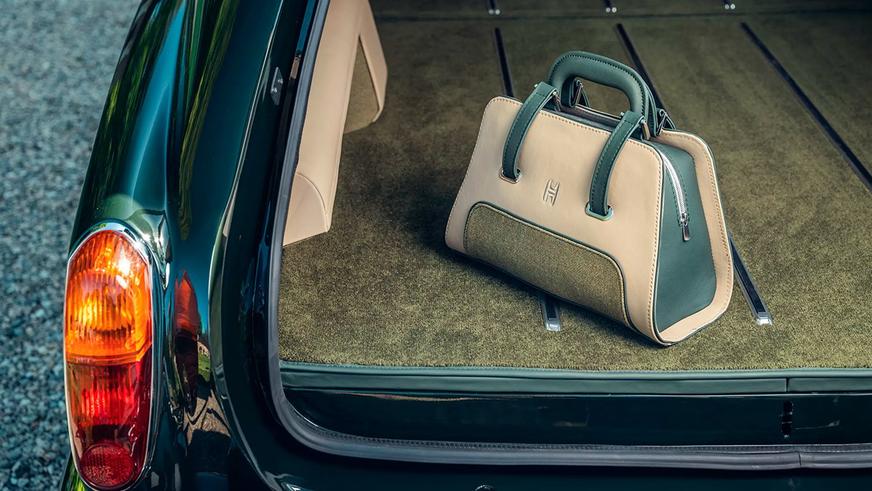 Старый Rolls-Royce Corniche стал необычным универсалом