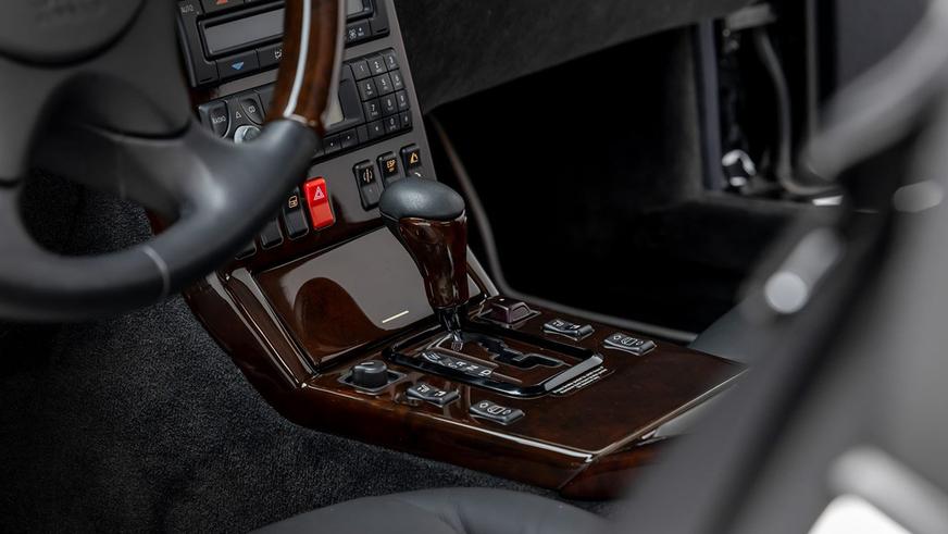 Практически новый Mercedes-Benz SL600 (R129) обнаружен в США