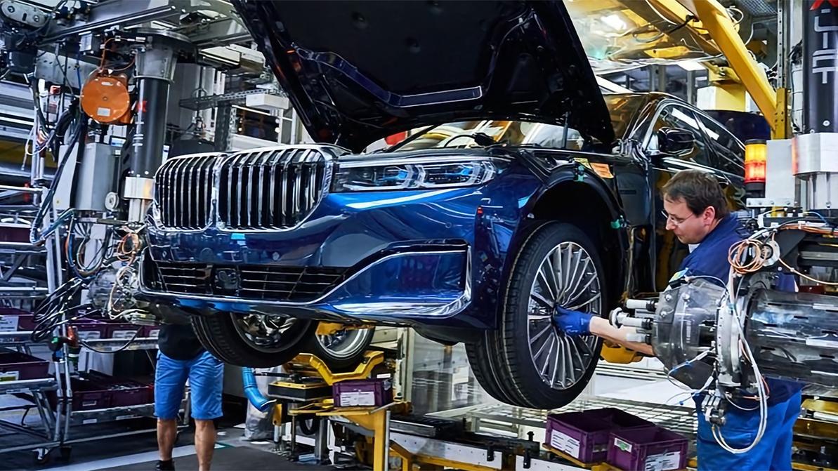 Нового завода BMW в России не будет