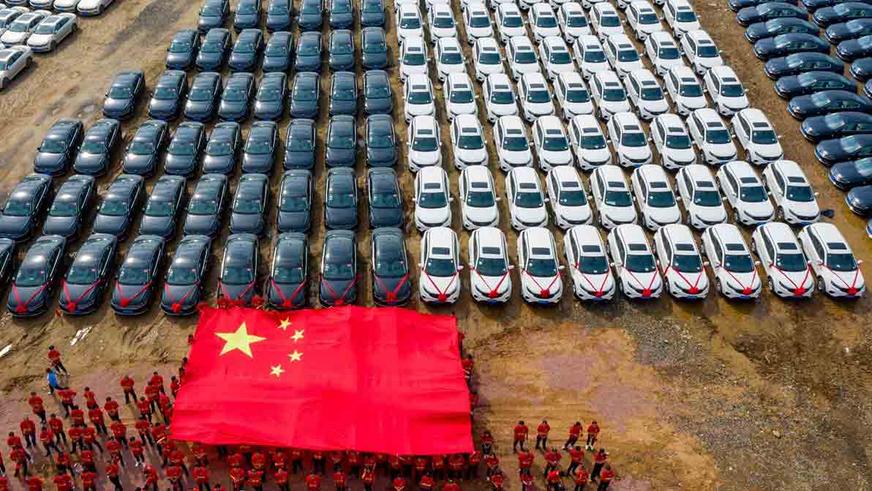 Китайская компания подарила всем своим сотрудникам автомобили
