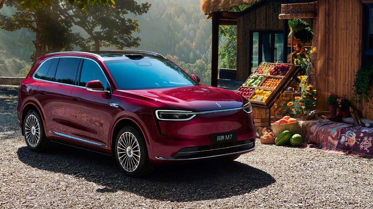 Aito жаңарған M7 кроссоверін көрсетті