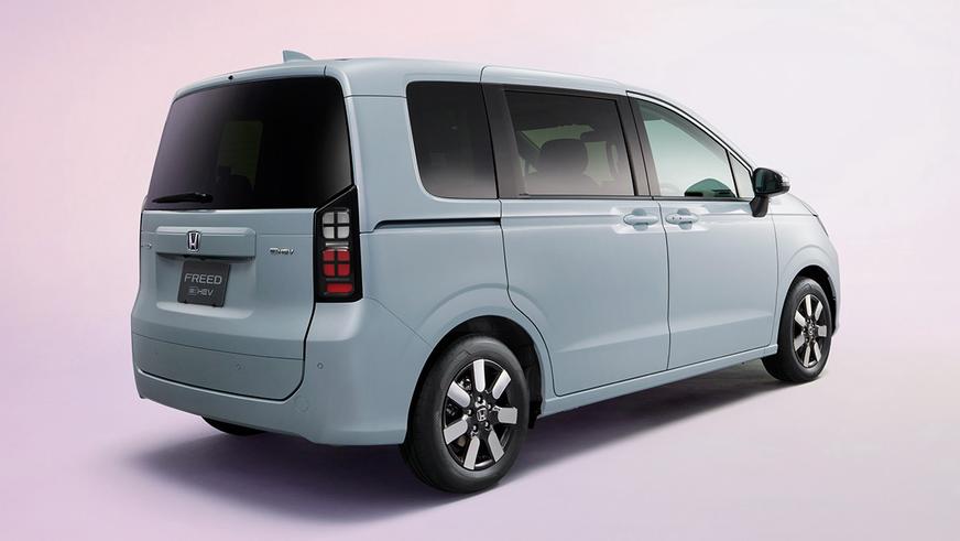 Компакт-вэн Honda Freed сменил поколение. Первые фото