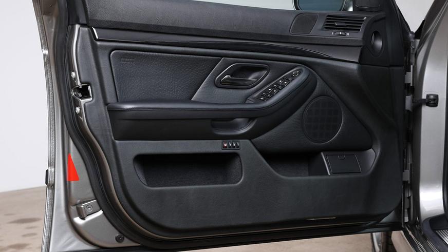 За BMW M5 (E39) готовы отдать более 100 000 долларов