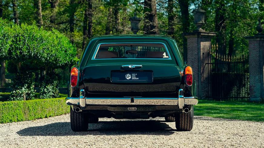 Старый Rolls-Royce Corniche стал необычным универсалом