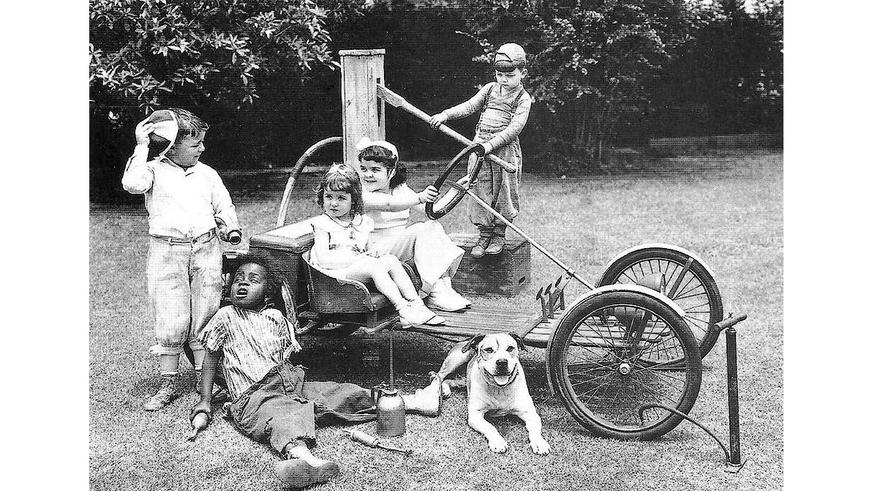 На продажу выставлен 100-летний электрокар, очень недорого