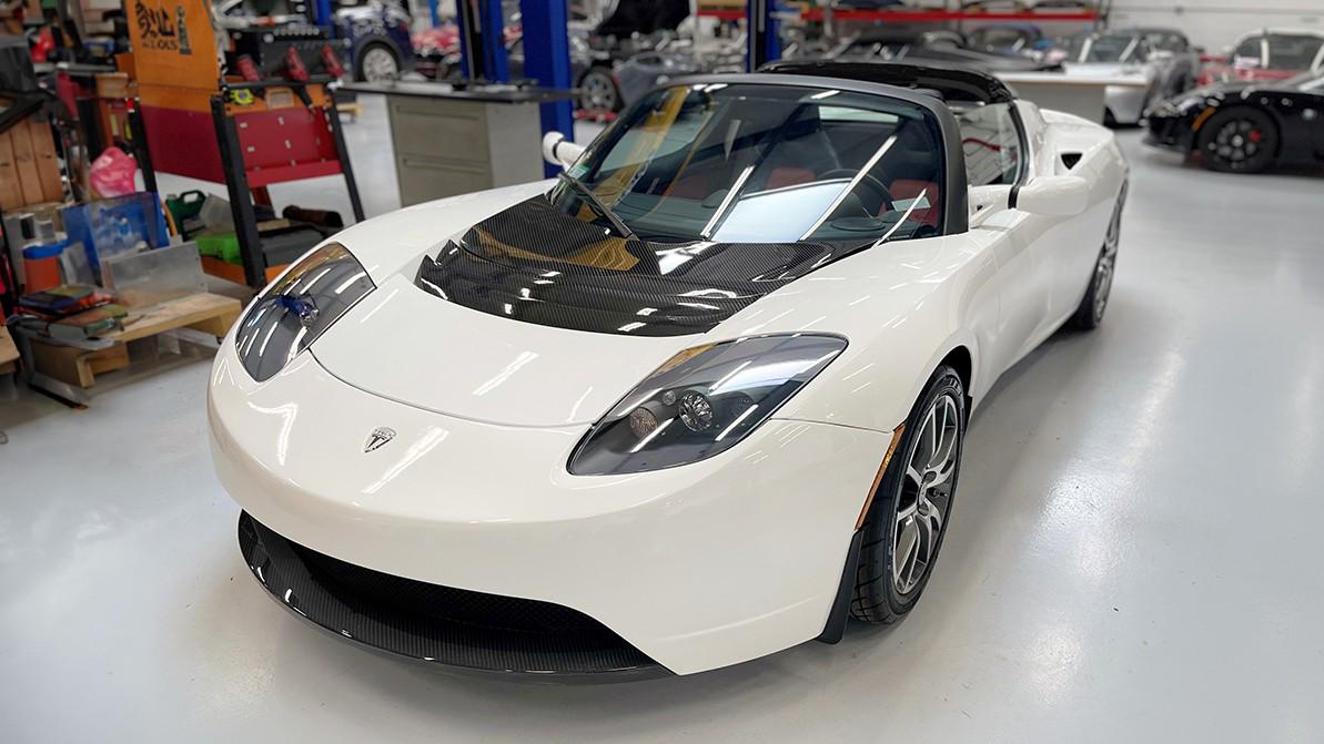 Жап-жаңа Tesla Roadster аукционға шықты