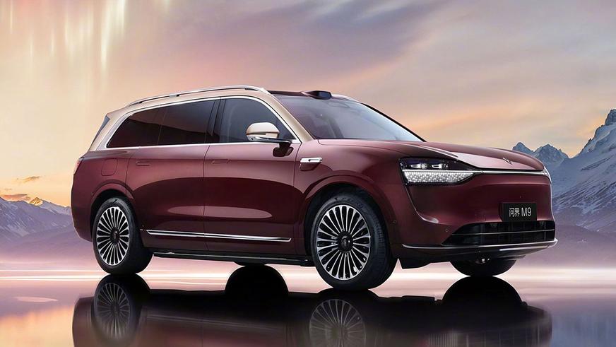 В Китае открылся приём заказов на новый кроссовер Aito M8