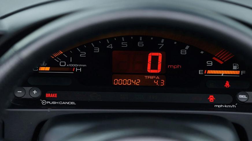 За 25-летнюю Honda S2000 без пробега отдали 95 000 долларов