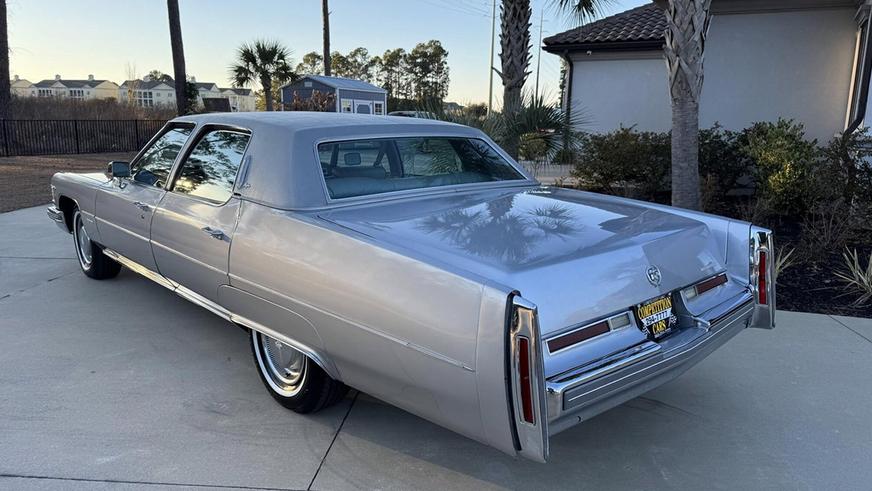 Раритетный Cadillac Fleetwood 1976 года выставлен на торги