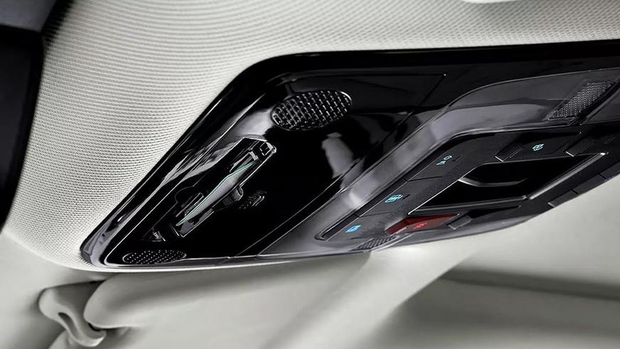 Минивэну Hyundai Staria доработали подвеску и оснащение