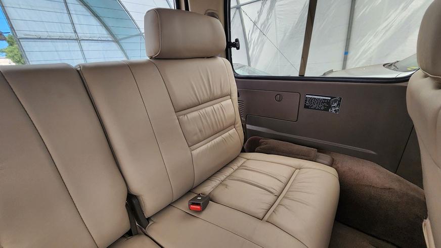 Практически новый Land Cruiser 80 выставлен на торги в США