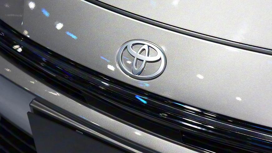 Toyota Corolla получила новую внешность, но&nbsp;пока только для&nbsp;Китая