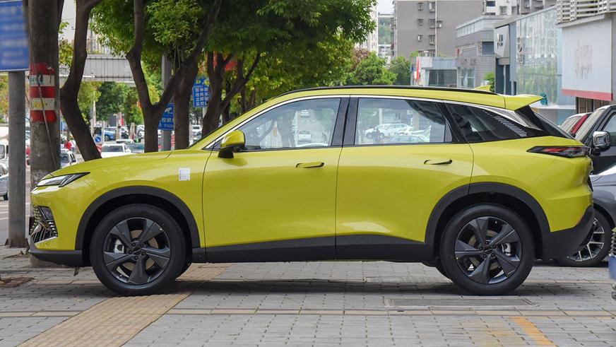 В России началась серийная сборка ещё одного “китайца”. Это BAIC X55