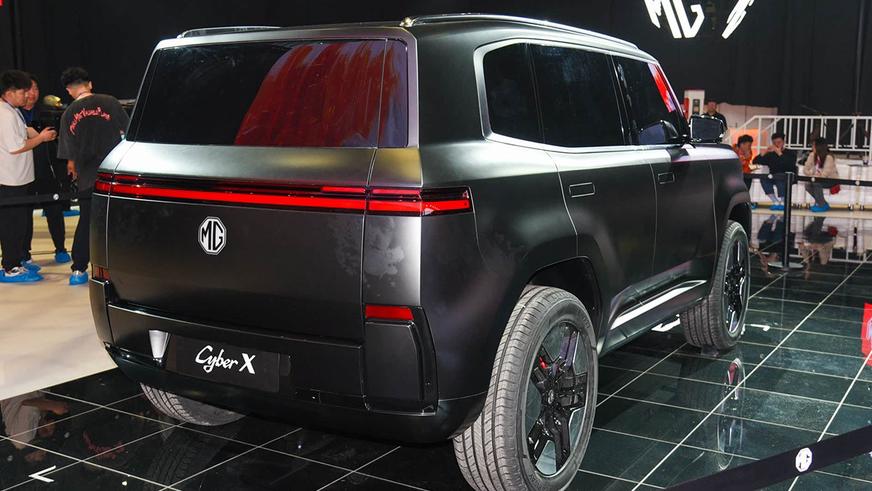 MG Cyber Х напомнил прошлое выдвижными фарами