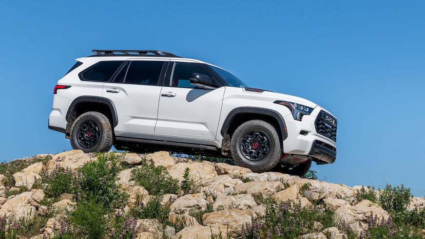 Названы цены на новую Toyota Sequoia