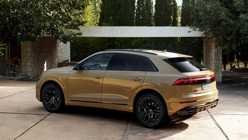 Обновлён кроссовер Audi Q8: новые фары и прежние двигатели