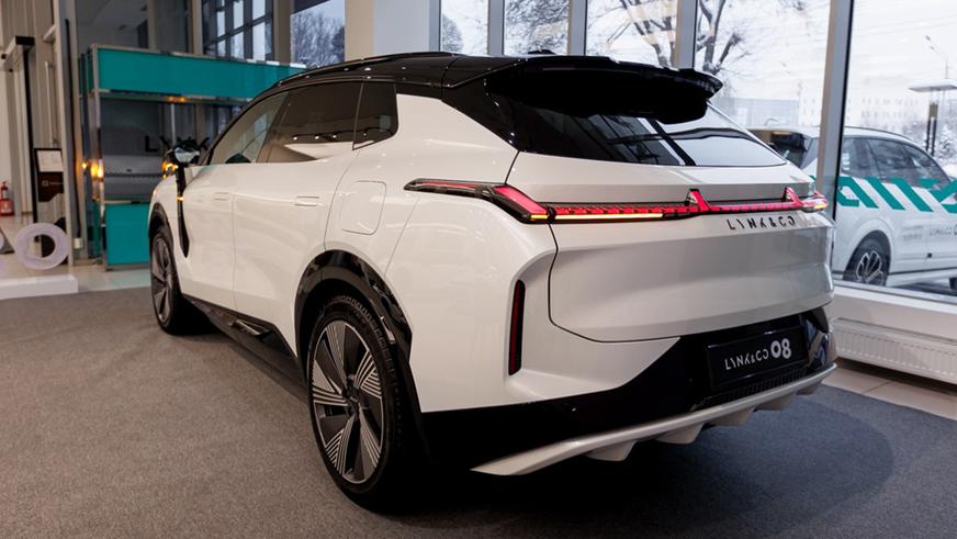 Названы цены на Lynk & Co 08 в РК