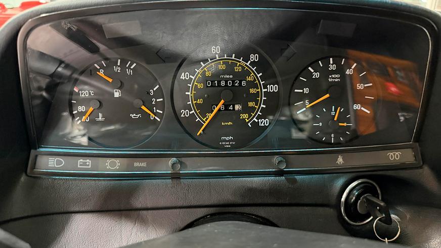 На торгах замечен Mercedes-Benz W123 почти без пробега
