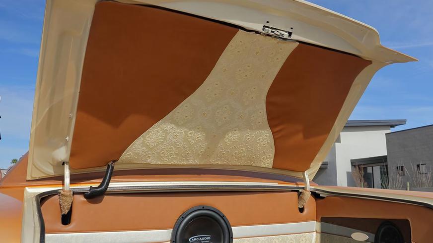 С молотка уйдёт старый Continental в образе Bugazzi Mark IV