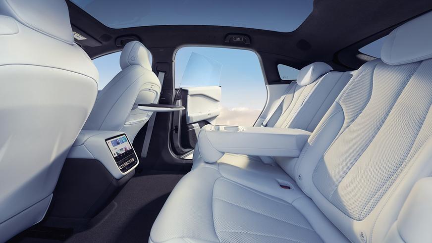 Xpeng запустил продажи флагманского электрокара P7+