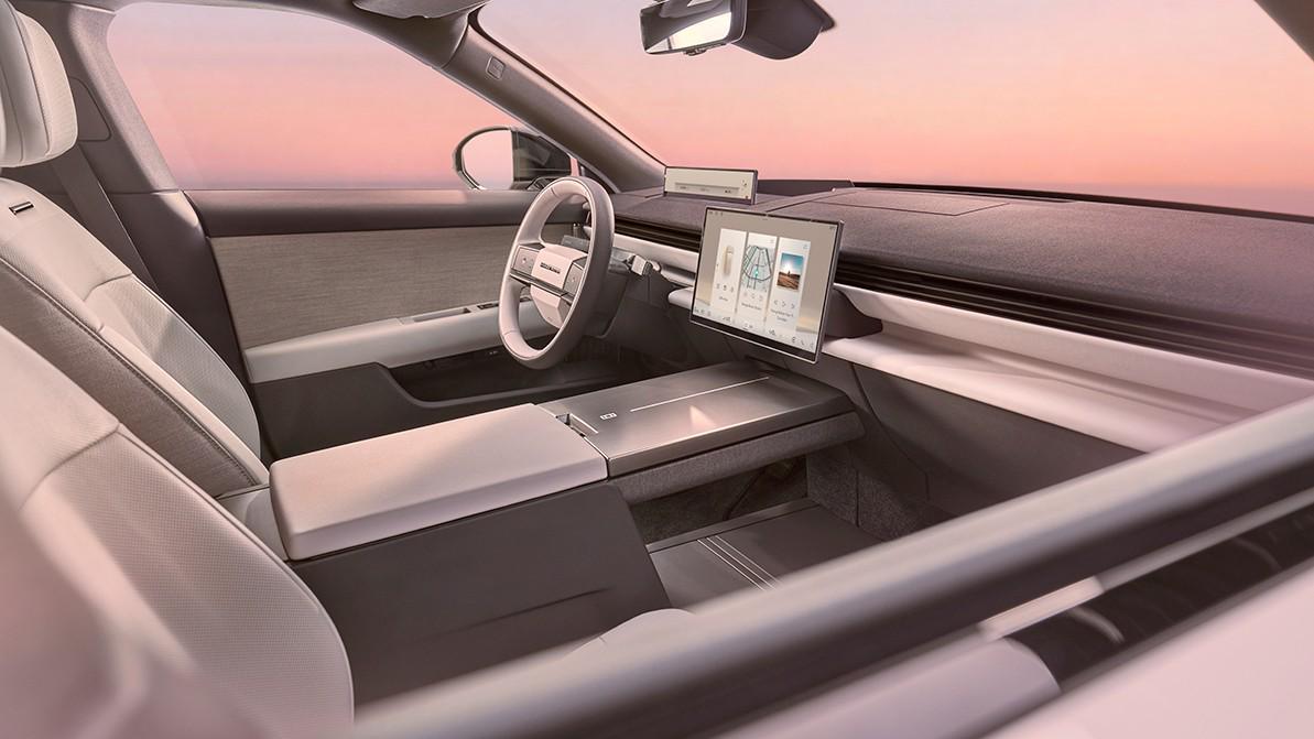 Range Rover не станет гнаться за размером дисплеев