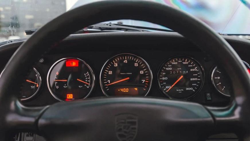 За Porsche 911 (993) просят 70 млн тенге