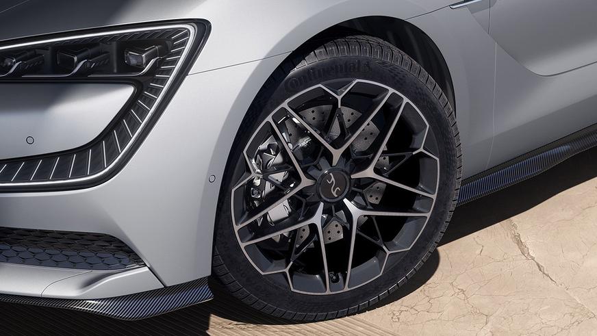 В Китае открыли приём предзаказов на 1306-сильный суперседан BYD