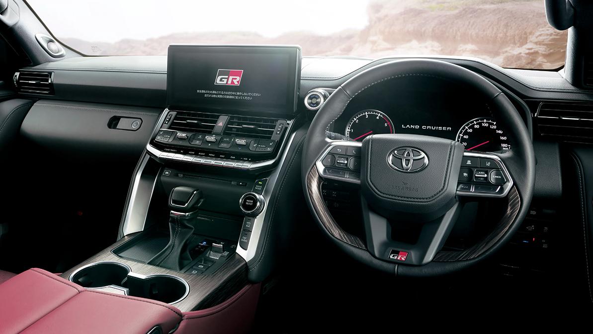 Toyota показала интерьер Land Cruiser 300 в версии GR Sport