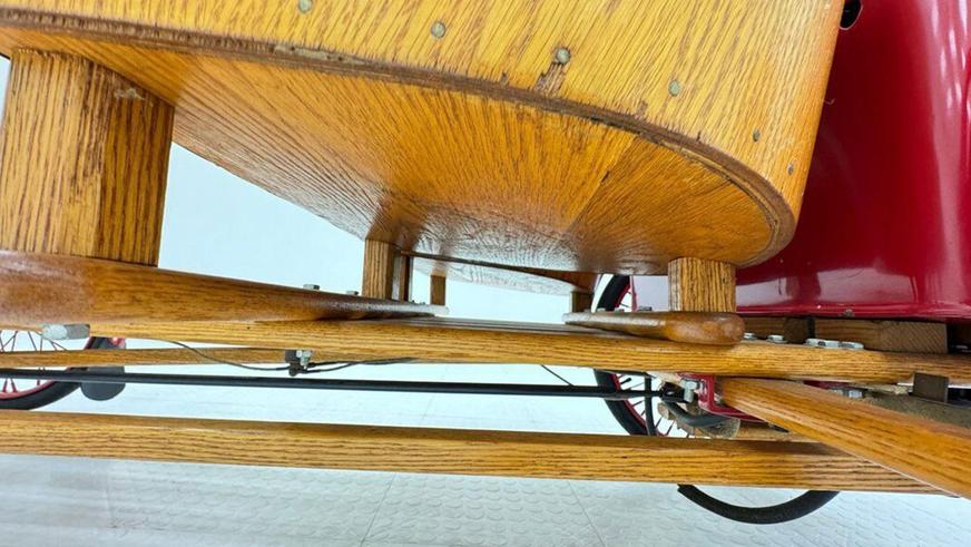 На продажу выставлен 100-летний электрокар, очень недорого