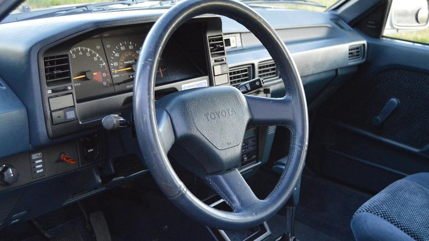 В продаже нашлась Toyota Corolla GT-S 1987 года, резвая не по возрасту