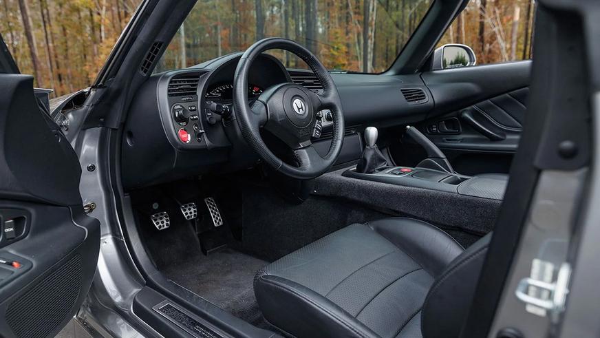 За 25-летнюю Honda S2000 без пробега отдали 95 000 долларов
