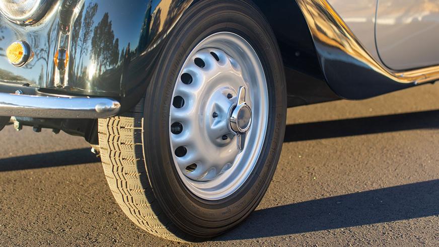 Довоенный BMW 327 выставили на торги в США