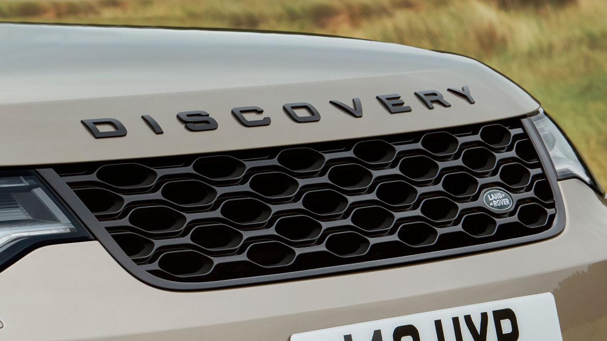 Теряющий клиентов Land Rover Discovery могут превратить в минивэн