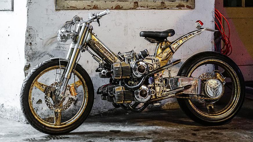 Кастомайзер из Германии построил 5-цилиндровый мопед