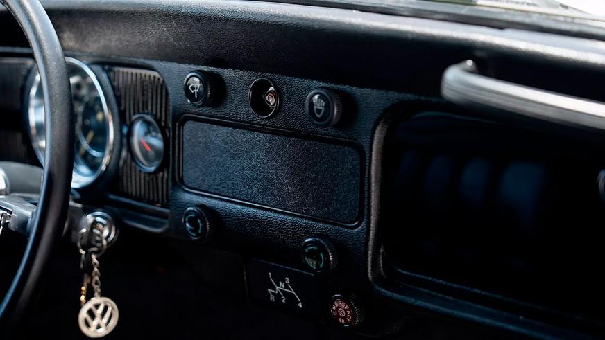 Лимузин VW Beetle по прозвищу Rollswagen пустят с молотка