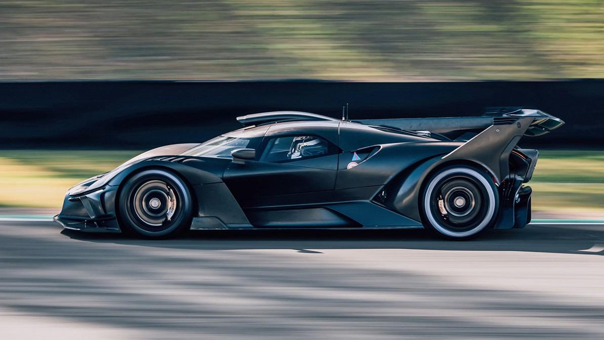 Bugatti показала готовый к сборке гиперкар Bolide