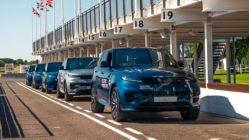 Электрический Range Rover Sport впервые показался на публике