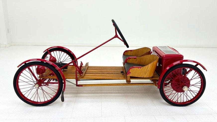 На продажу выставлен 100-летний электрокар, очень недорого
