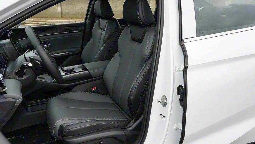 BYD улучшил гибридный седан Qin L. Известны цены