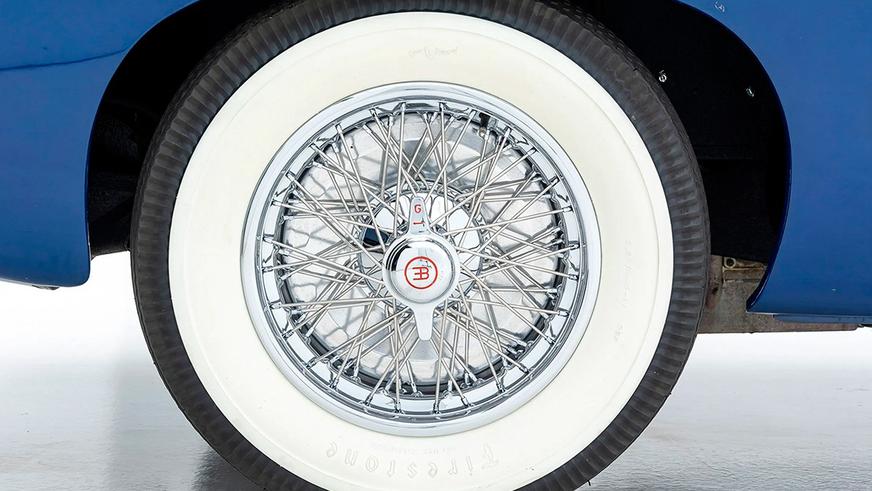 Уникальный Bugatti от дизайнера Chrysler выставлен на продажу