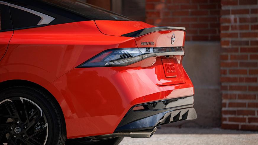 Седан Nissan Sentra сменил поколение