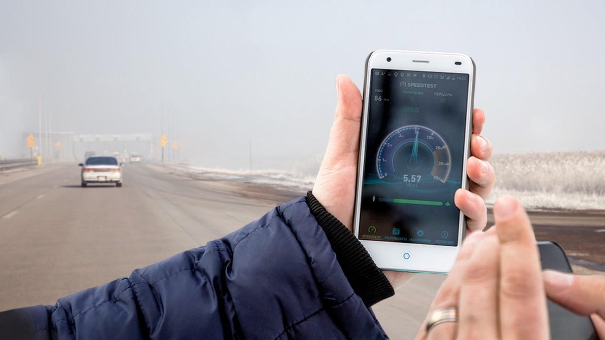 Все трассы Казахстана «телефонизируют» через 5 лет