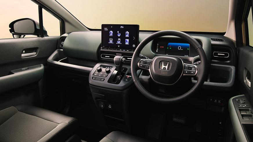 Компакт-вэн Honda Freed сменил поколение. Первые фото