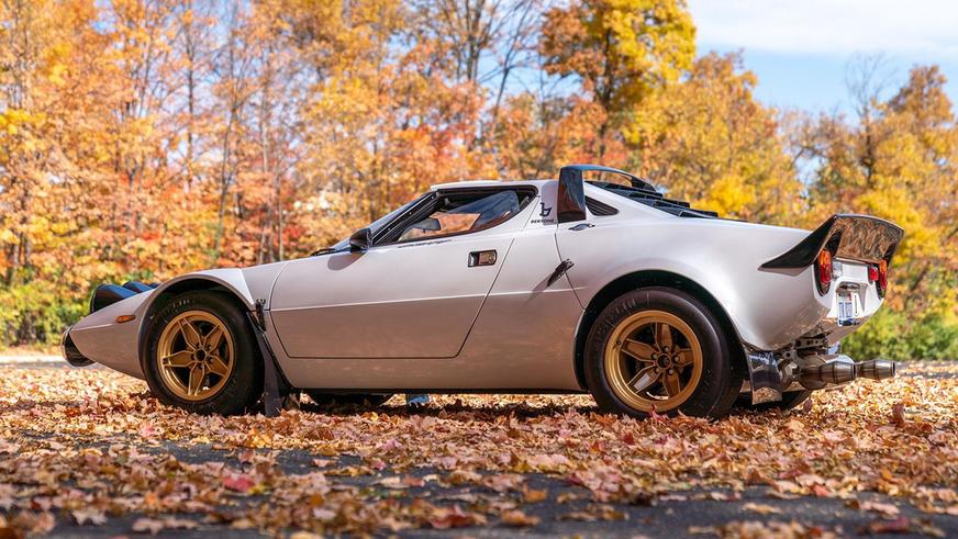 Качественную реплику культовой Lancia Stratos продают с аукциона