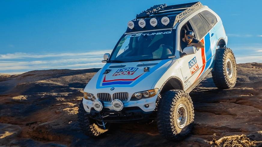Пожилой BMW X5 превратили в могучий внедорожник